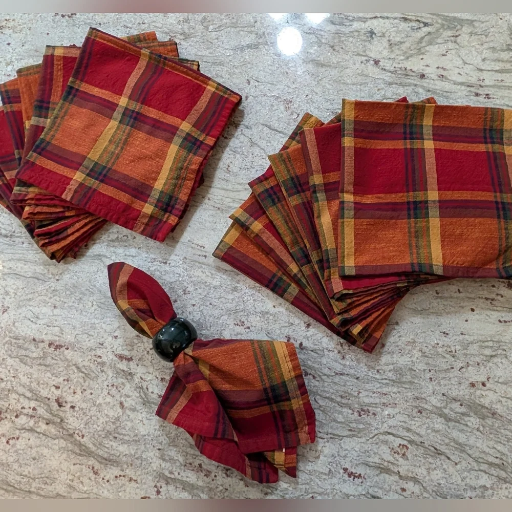 Pier One Napkins Plaid Red Green Holiday Lot Of 14 Great Condition